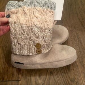 The Original Muk Luks Slippers
Size Medium 7-8